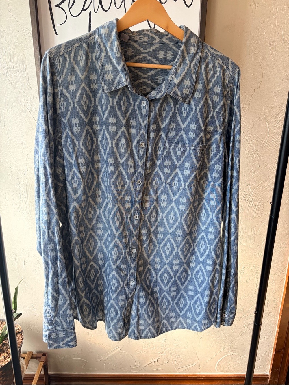 Unbranded Women’s Blue/White Geometric Cotton Classic Woven Button-Up Shirt 2X